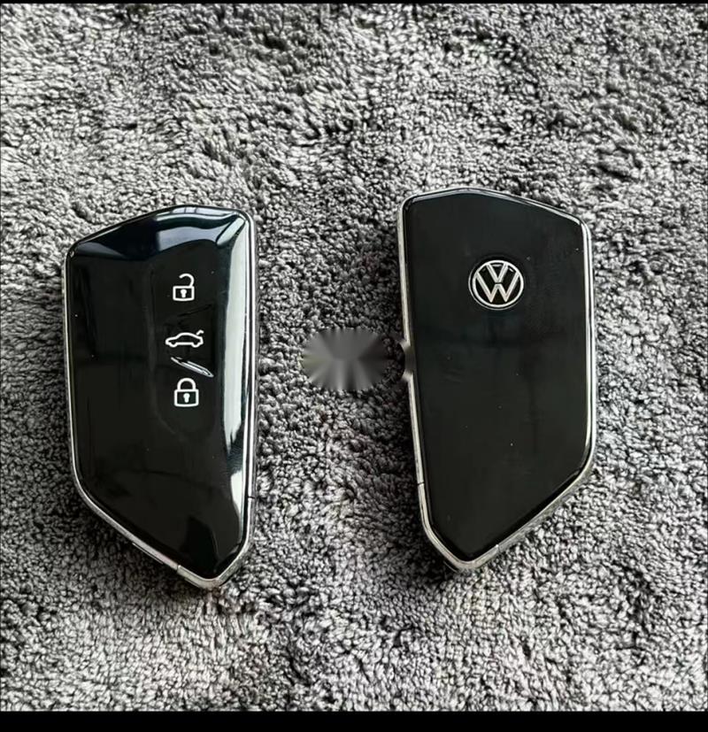 Die-cast zinc alloy polished and electroplated frame of the remote control key for Volkswagen vehicles